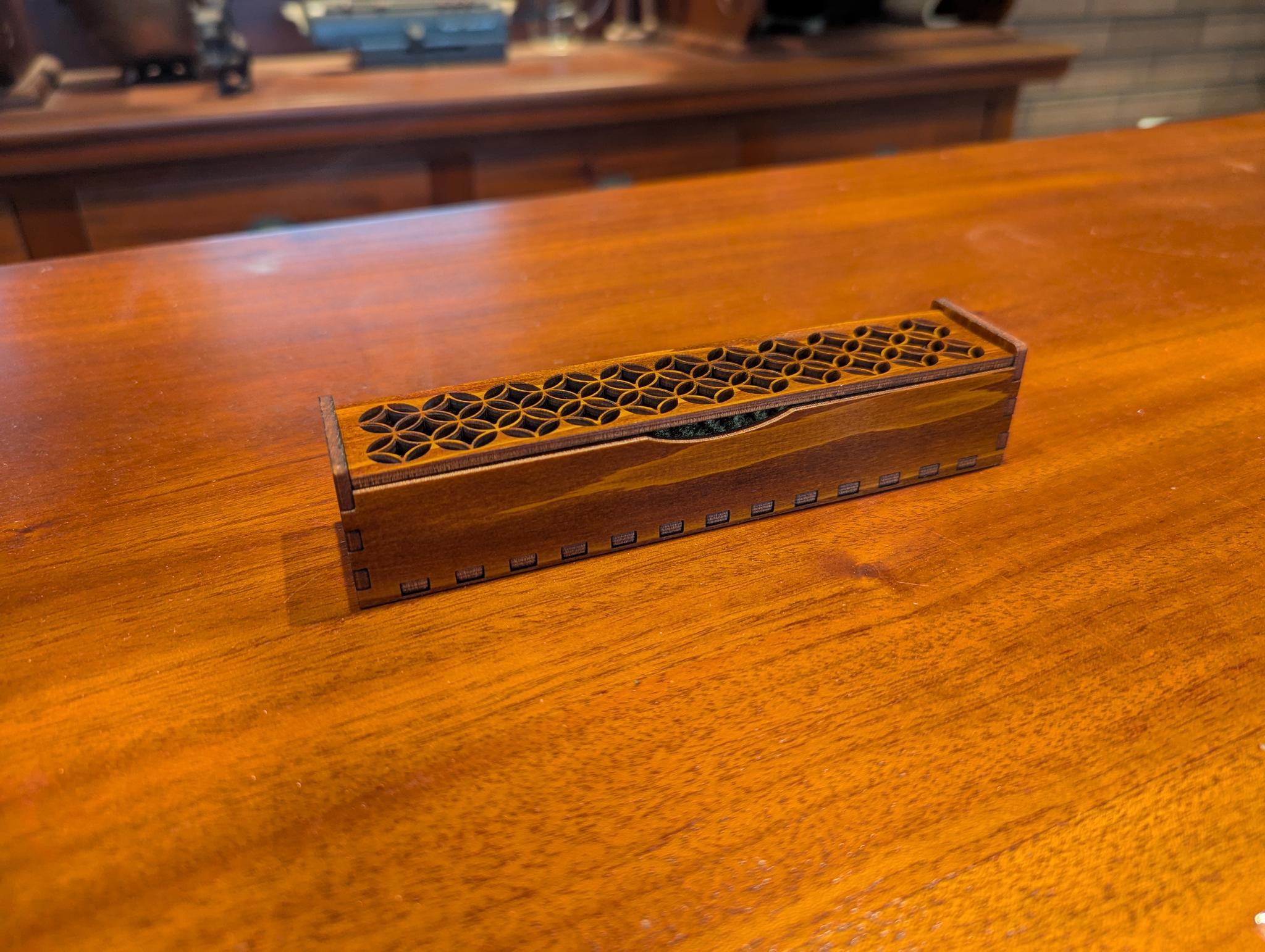 横置き香炉SYLANIS（シラニス）　七宝文様